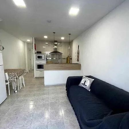 Macarelleta Con Piscina Junto La Playa *